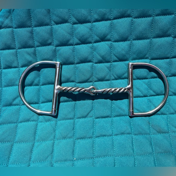 Twisted D Ring Bit - Picture 1 of 2